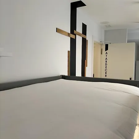 Hostel Alicante Аликанте