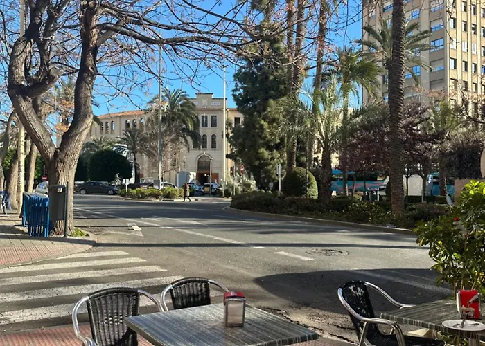 Hostel Alicante Hotell 4*