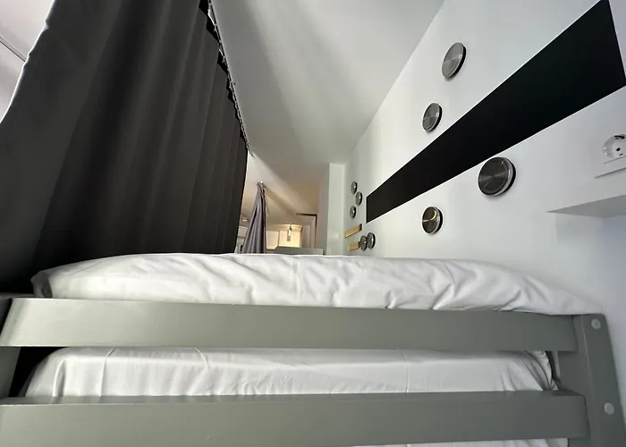Hotel Hostel Alicante 4*