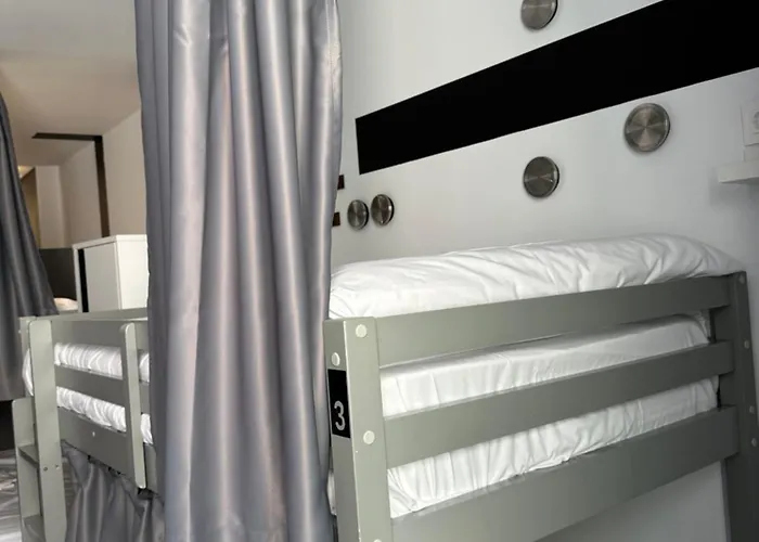 Hotel Hostel Alicante 4*